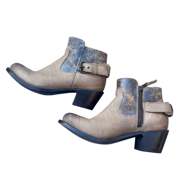 J.B. Dillon JBWS Western Harness Ankle Moto Bootie size Tan Leather Women’s 6.5 - Picture 2 of 7